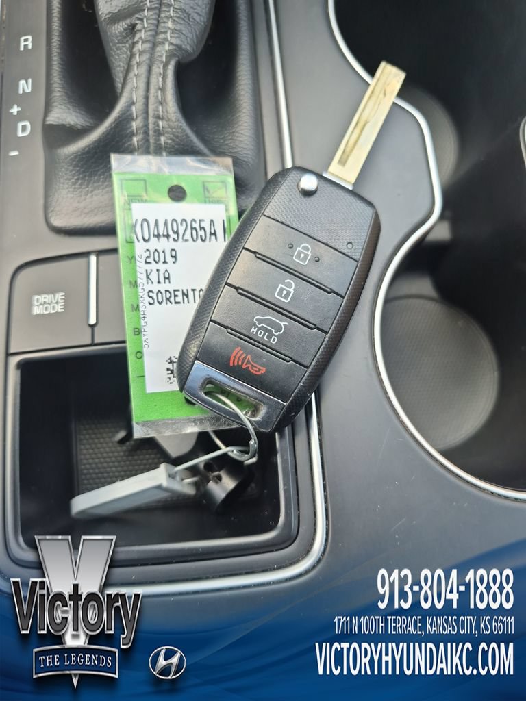 Used 2019 Kia Sorento L FWD image 27