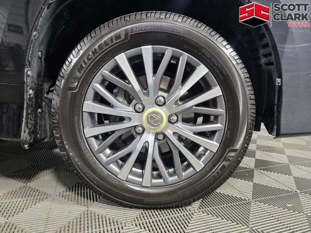 Used 2016 Lexus LX 570 4WD w/ Luxury Package image 12