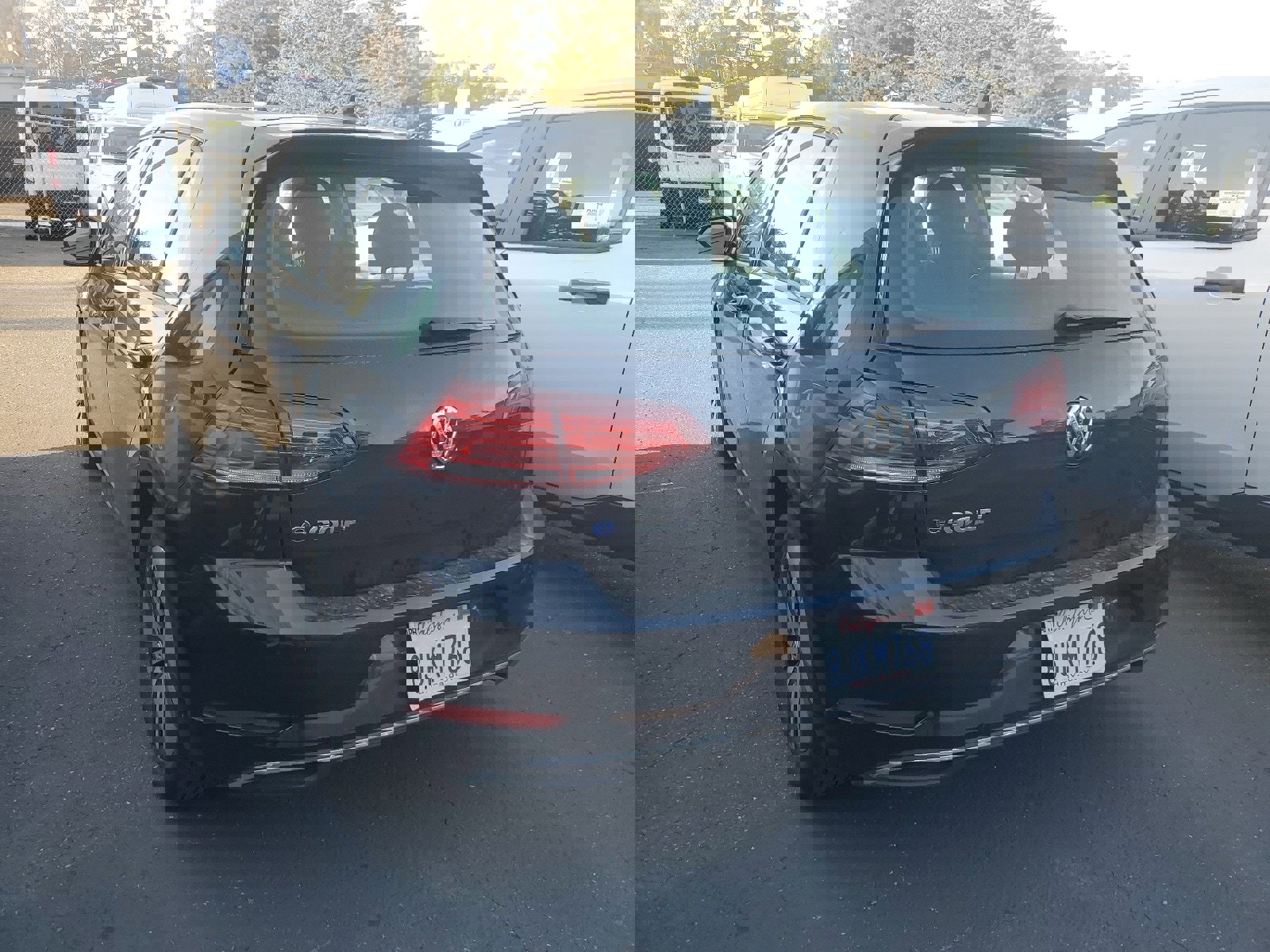 Used 2019 Volkswagen e-Golf SE w/ Driver Assistance Package image 4