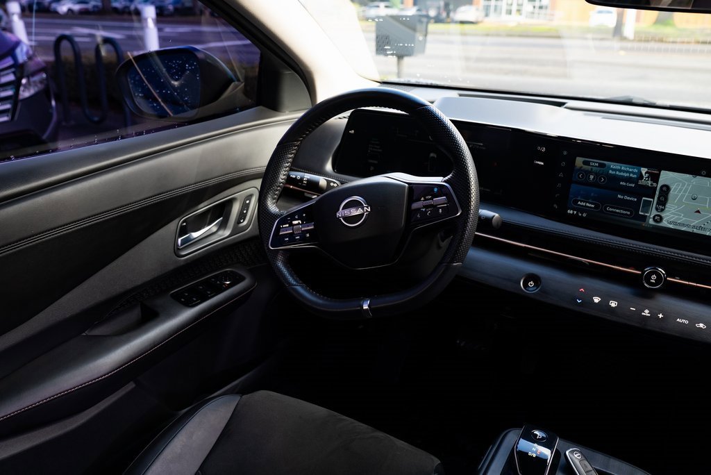 Used 2024 Nissan Ariya AWD image 9