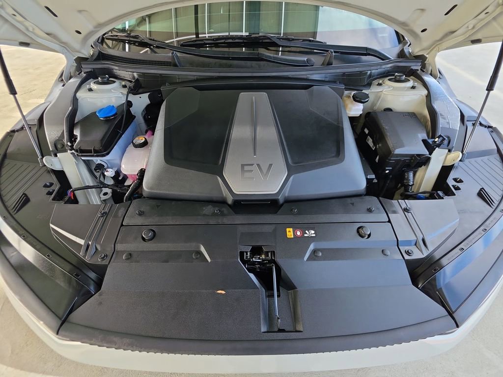 Used 2024 Kia EV6 Light image 31
