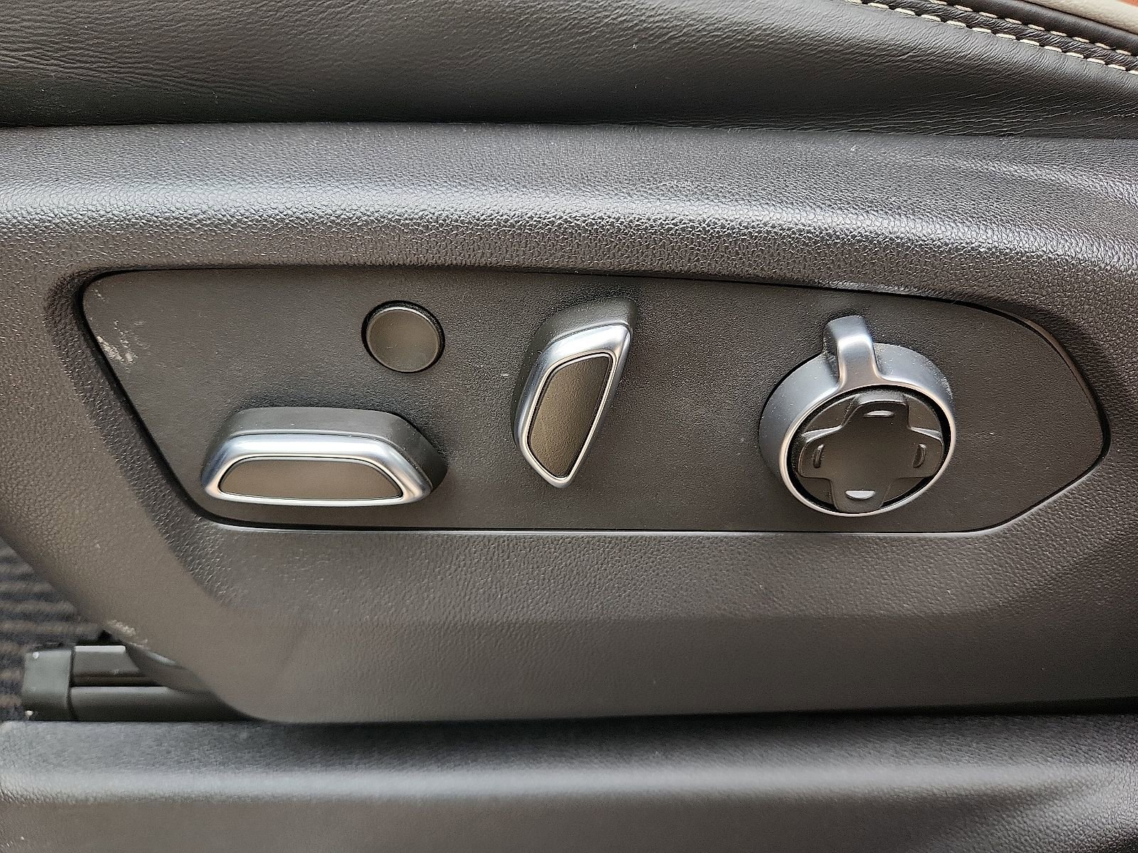 Used 2025 GMC Sierra 2500 Denali Ultimate image 14