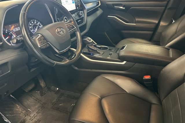 Certified 2020 Toyota Highlander XLE FWD image 12