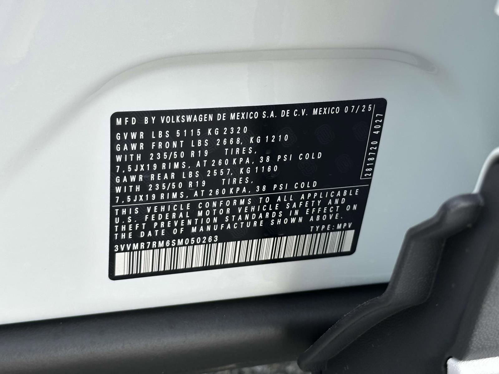 New 2025 Volkswagen Tiguan SE image 16