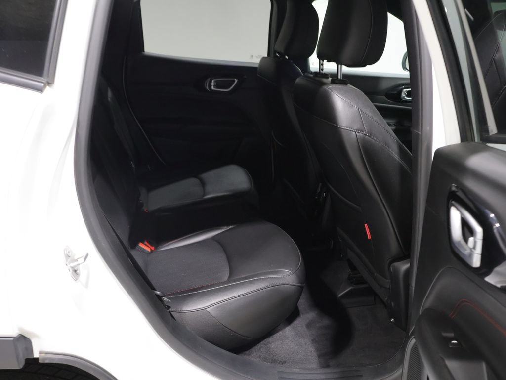Used 2023 Jeep Compass Trailhawk w/ Trailhawk Convenience Group AWD/4WD image 21