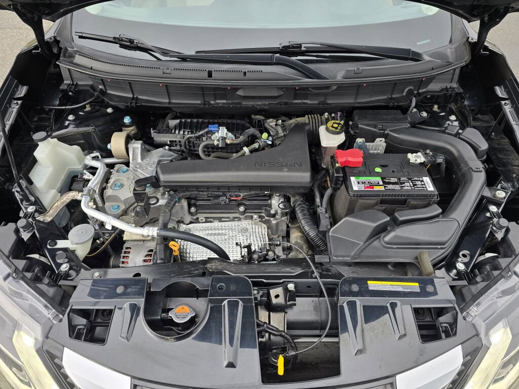 Used 2017 Nissan Rogue SV w/ SV Premium Package FWD image 9
