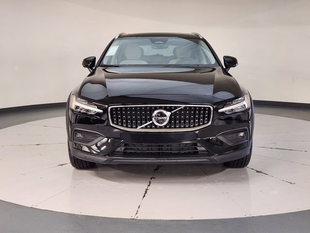 New 2026 Volvo V60 B5 Cross Country Plus w/ Protection Package Premier AWD/4WD image 9