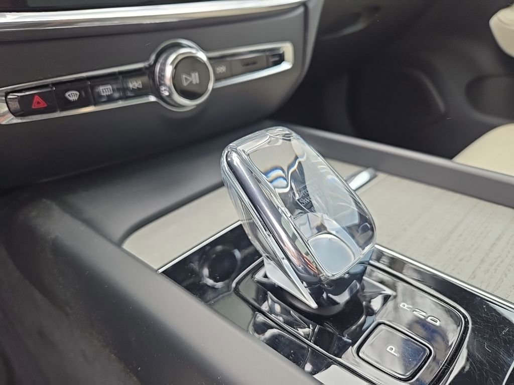 Certified 2024 Volvo V60 B5 Cross Country Ultimate image 19