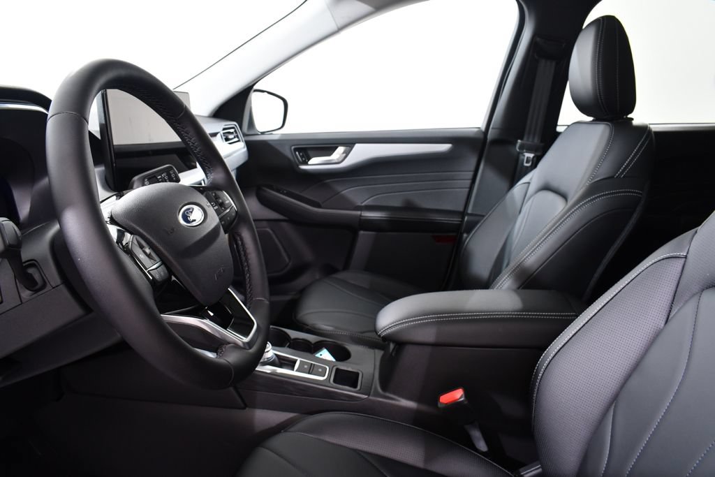 New 2025 Ford Escape SE w/ PHEV Premium Package FWD image 13