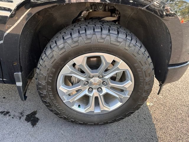 Used 2024 Chevrolet Silverado 1500 LTZ w/ LTZ Premium Package AWD/4WD image 15