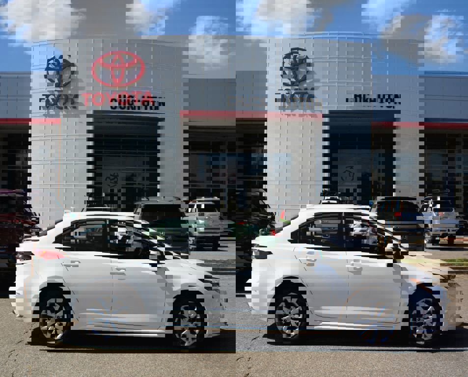 Used 2025 Toyota Corolla LE