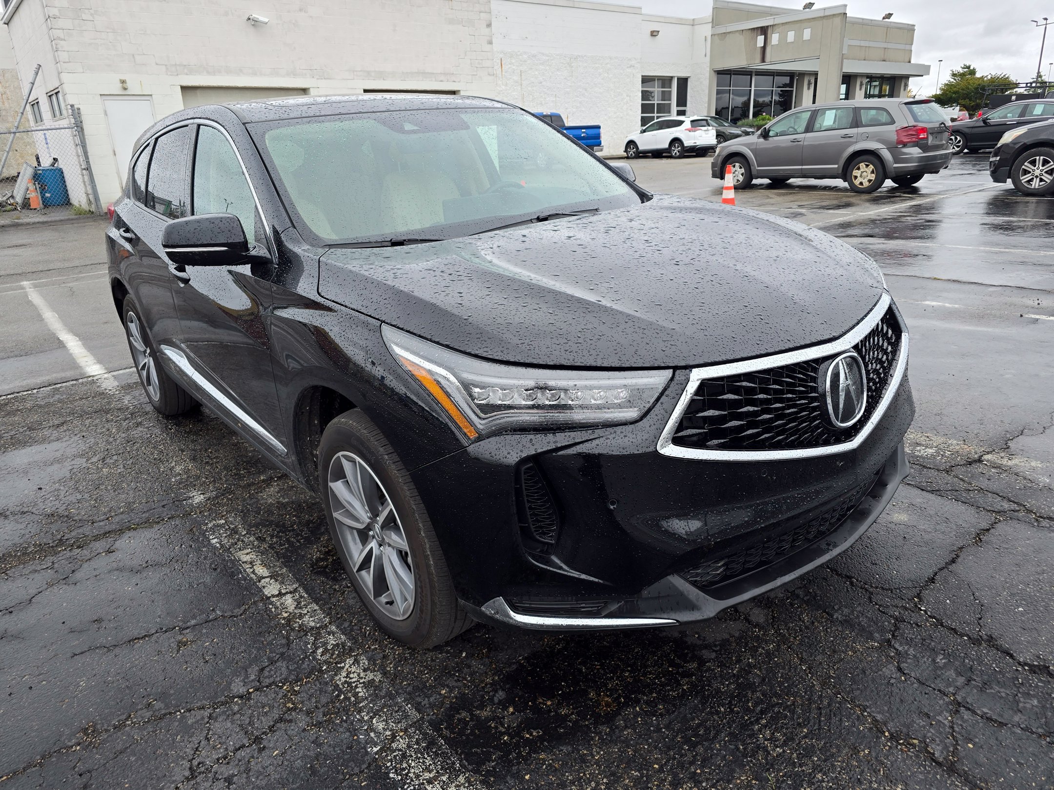 Used 2024 Acura RDX w/ Technology Package AWD/4WD image 2
