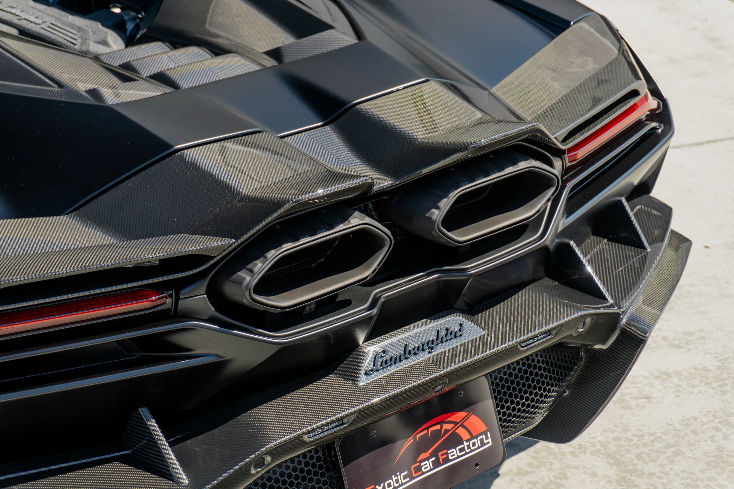 Used 2025 Lamborghini Revuelto AWD/4WD image 51