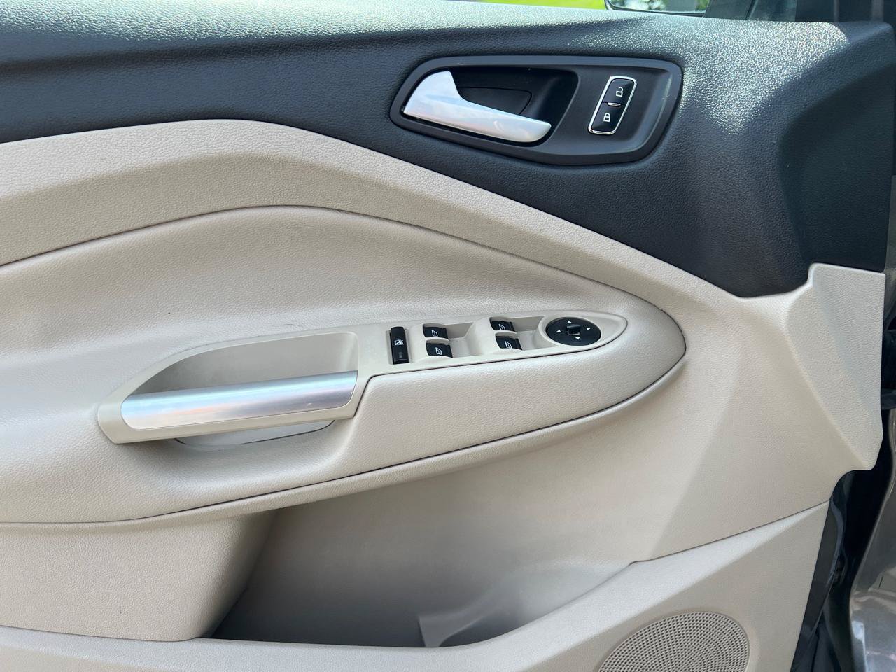 Used 2014 Ford Escape SE FWD image 17