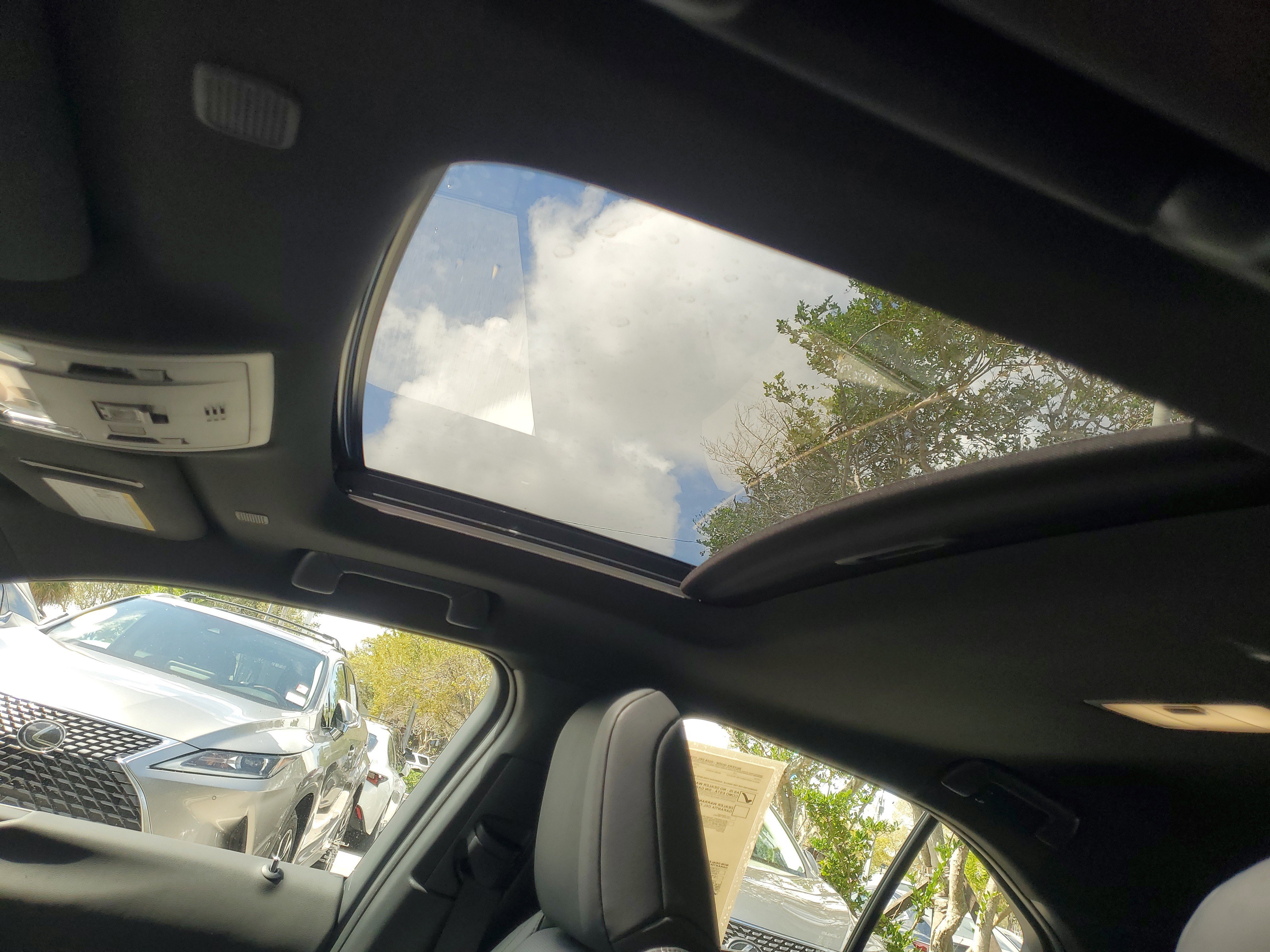 Used 2025 Lexus UX 300h FWD w/ Accessory Package (Z1) image 18