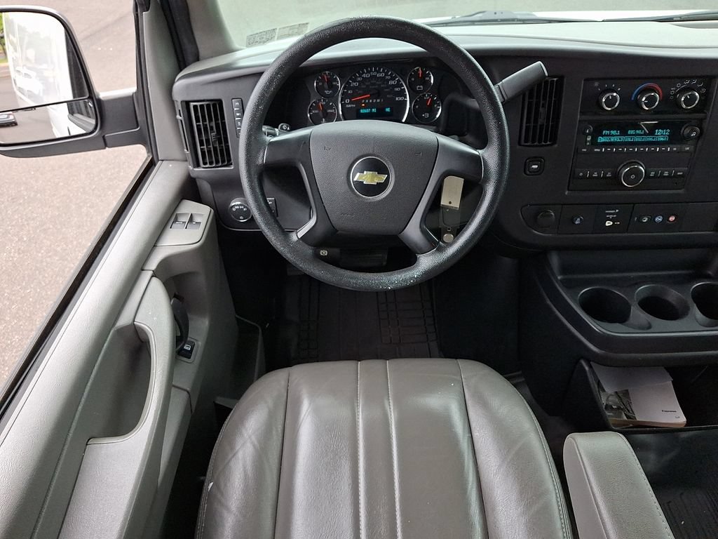 Used 2015 Chevrolet Express 2500 RWD image 15