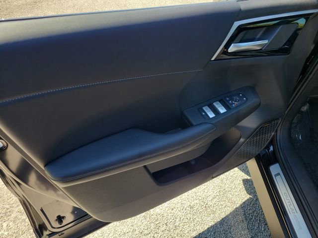 New 2025 Mitsubishi Outlander SE image 17