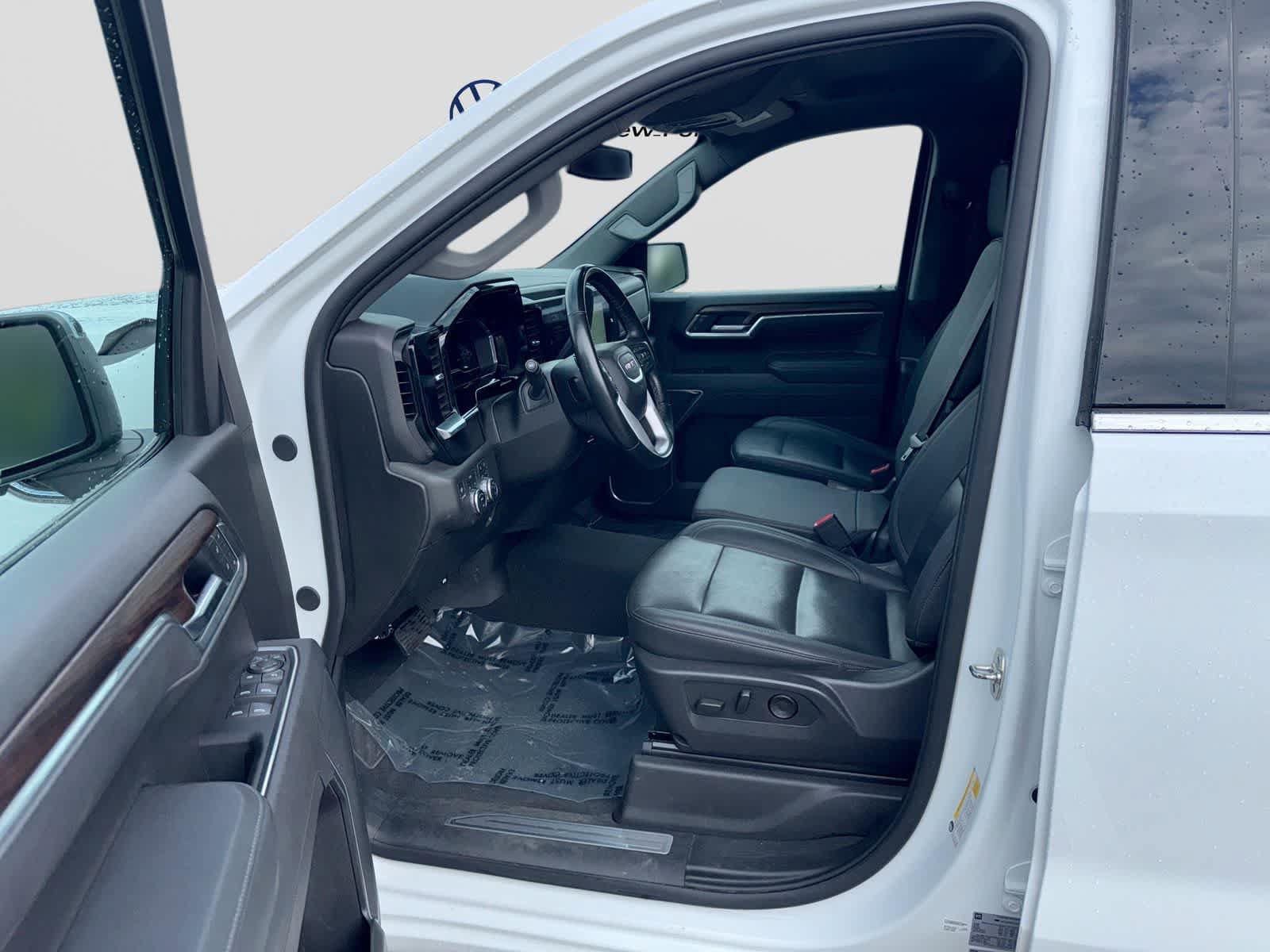 Used 2025 GMC Sierra 1500 SLT AWD/4WD image 10