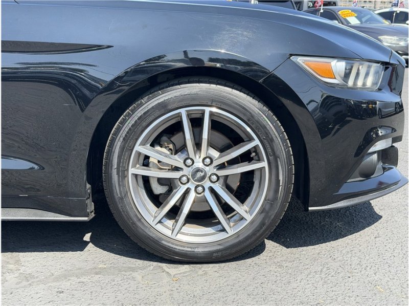 Used 2016 Ford Mustang Coupe image 9