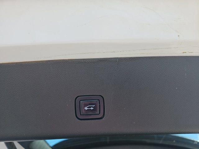 Used 2022 Chevrolet Traverse LT image 9