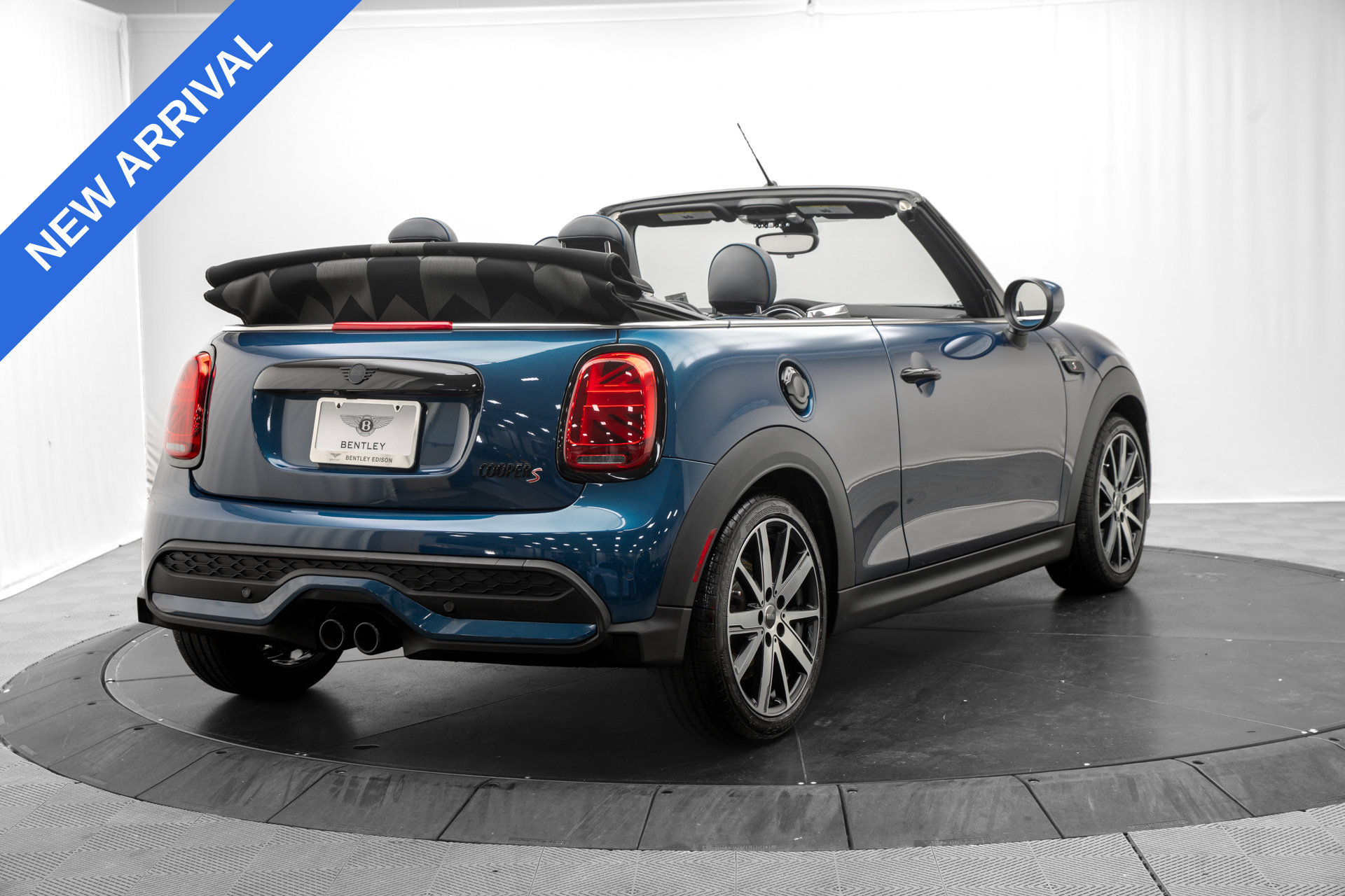 Used 2022 MINI Cooper S w/ Sidewalk Package FWD image 7