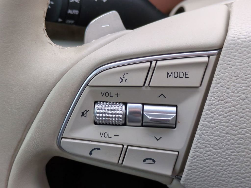 Used 2022 Genesis G90 5.0 Ultimate image 25