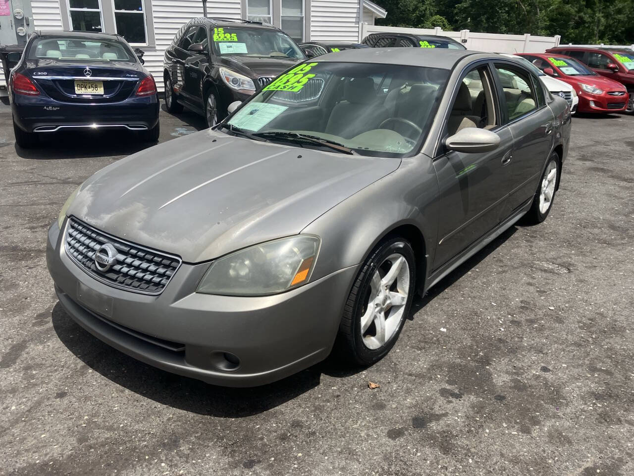 Used 2005 Nissan Altima 3.5 SE FWD image 3