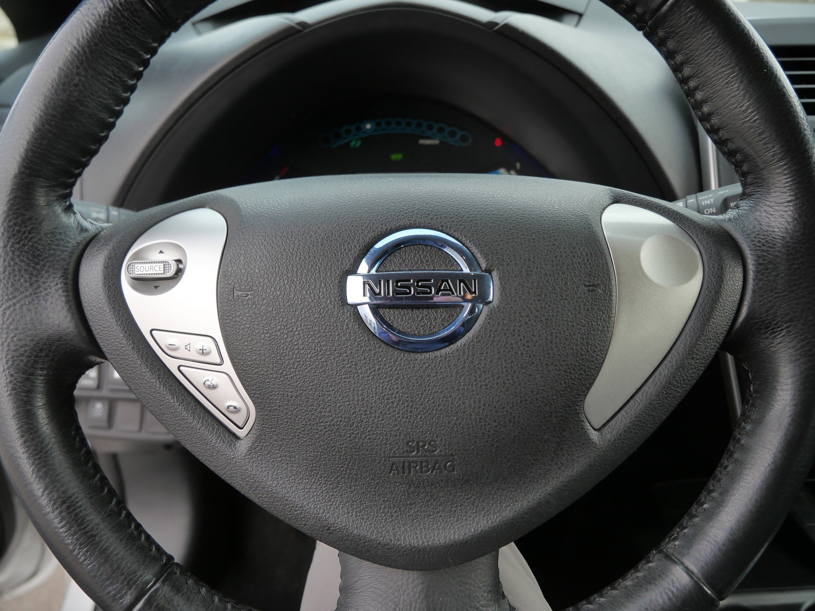 Used 2013 Nissan Leaf S image 25