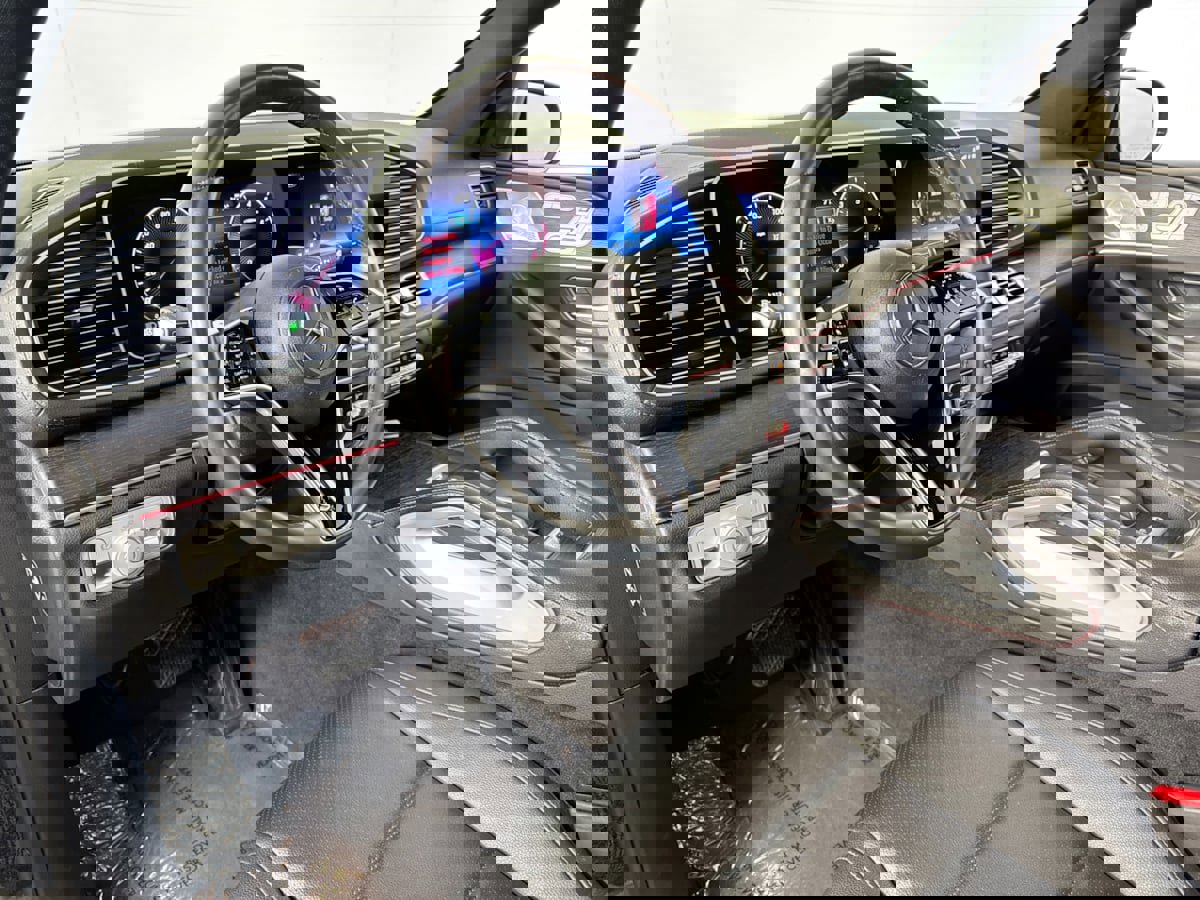 Used 2024 Mercedes-Benz GLS 450 4MATIC image 10