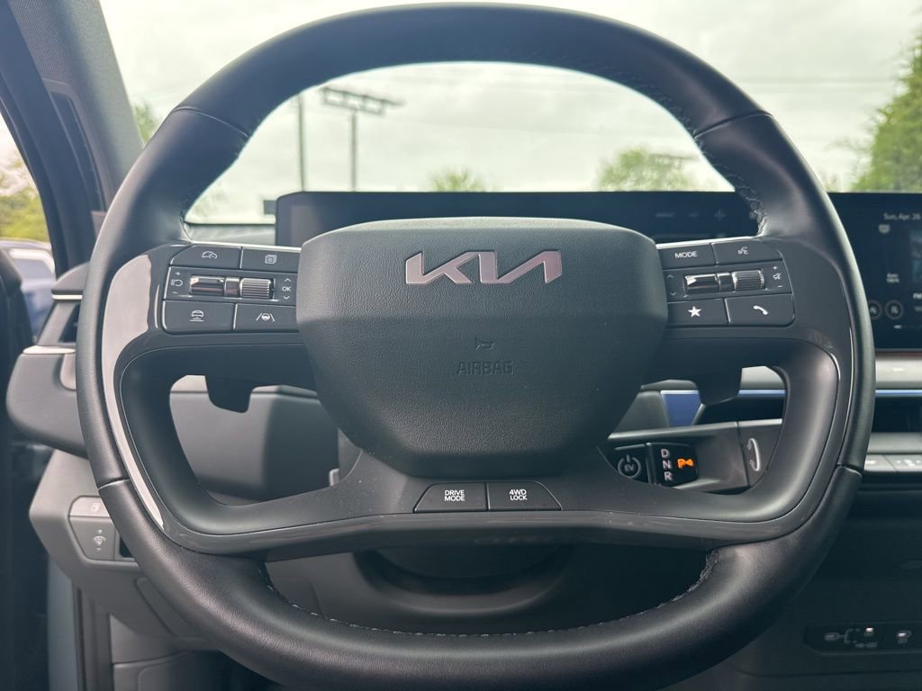 Used 2024 Kia EV9 Land AWD/4WD image 7