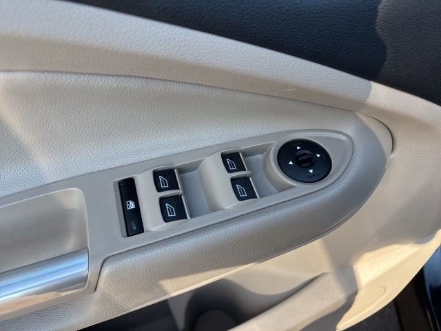 Used 2018 Ford Escape Titanium w/ Ford Safe & Smart Package image 13