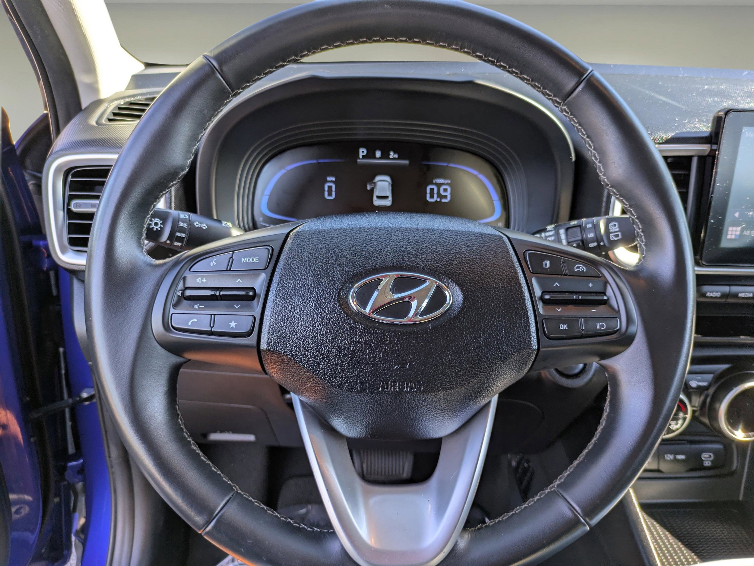 Used 2025 Hyundai Venue SEL FWD image 18