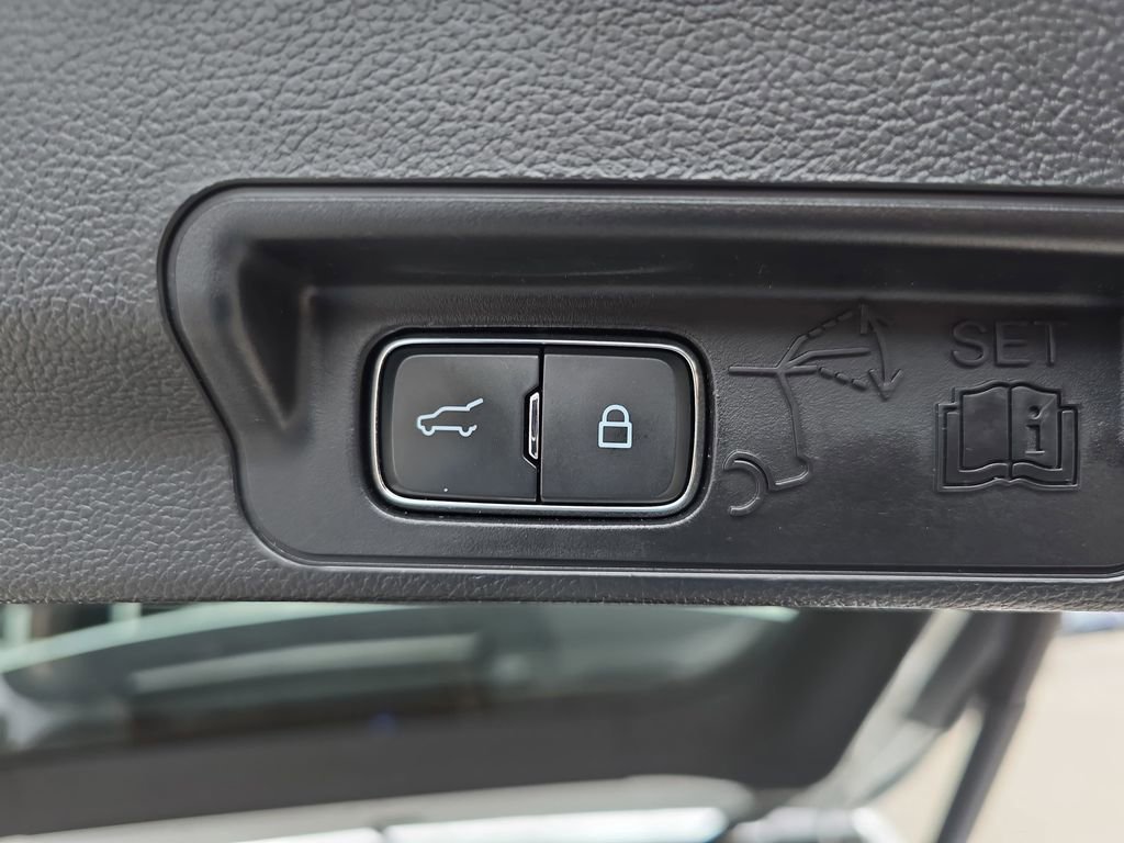 Used 2023 Ford Explorer XLT w/ Equipment Group 202A image 14