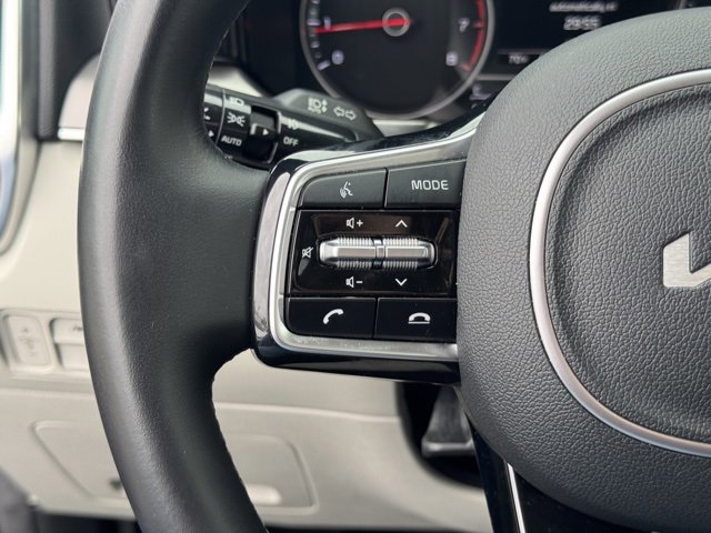 Certified 2022 Kia Sorento SX image 33