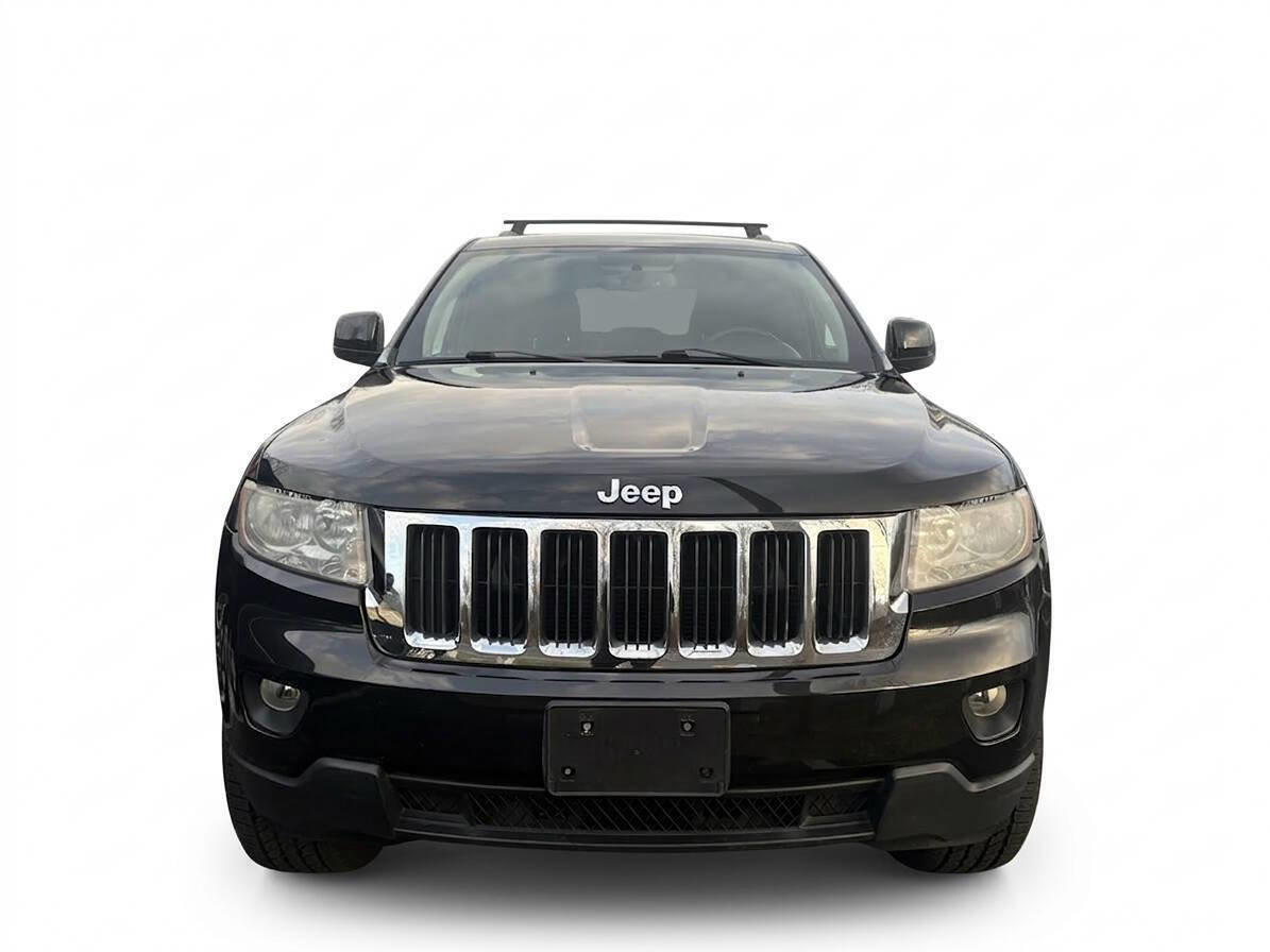Used 2013 Jeep Grand Cherokee Laredo w/ Laredo E Group AWD/4WD image 3