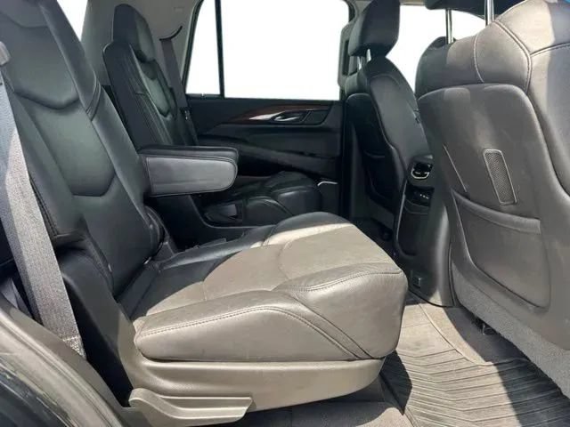 Used 2019 Cadillac Escalade Premium Luxury w/ Escalade Sport Edition AWD/4WD image 16
