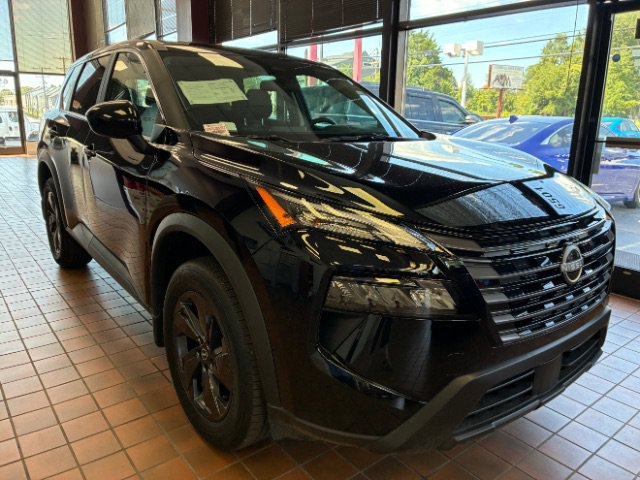 Used 2026 Nissan Rogue SV FWD video 1