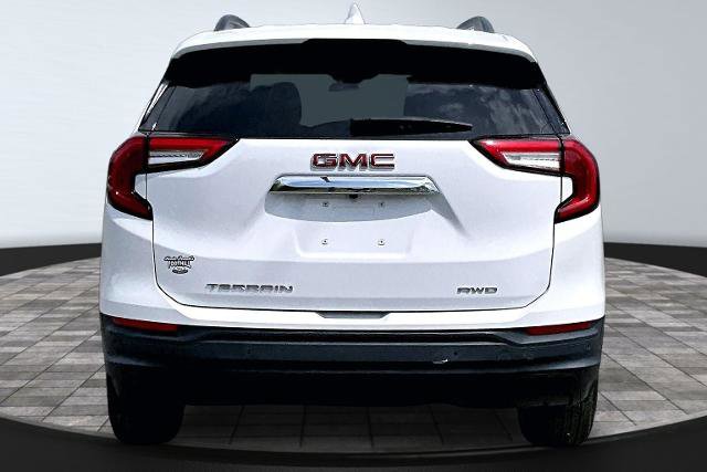 Used 2023 GMC Terrain SLE w/ Driver Convenience Package AWD/4WD image 4