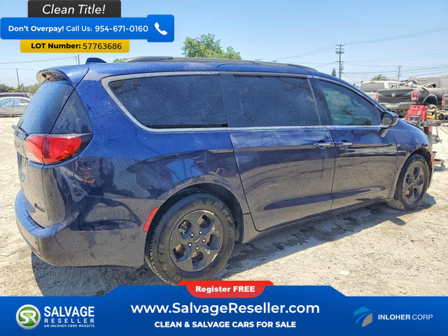 Used 2017 Chrysler Pacifica Premium FWD image 4