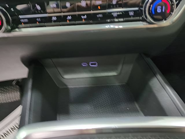 Used 2025 Chevrolet Equinox ACTIV w/ Safety and Technology Package AWD/4WD image 10