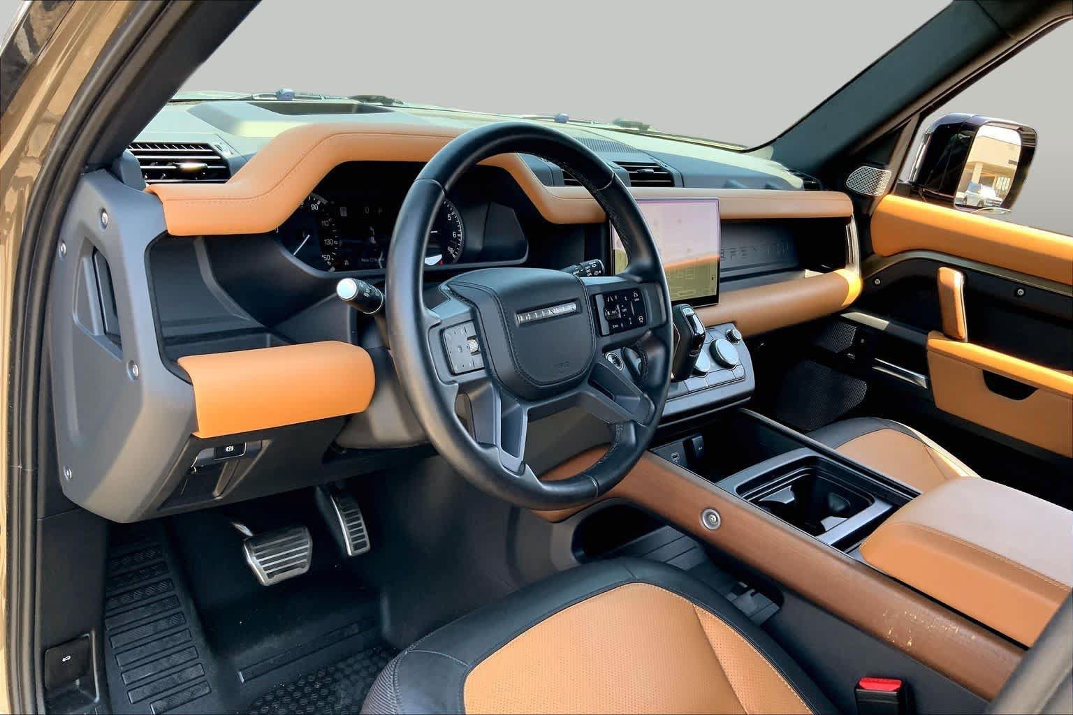 Used 2023 Land Rover Defender 130 X AWD/4WD image 17