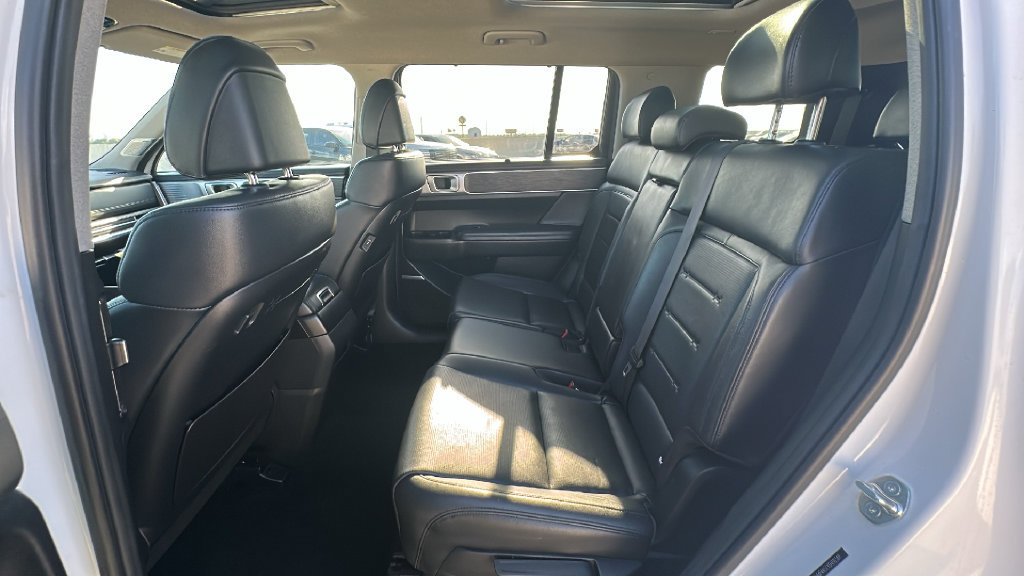 Certified 2025 Hyundai Santa Fe Limited FWD image 32
