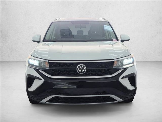 Used 2022 Volkswagen Taos SE FWD image 3