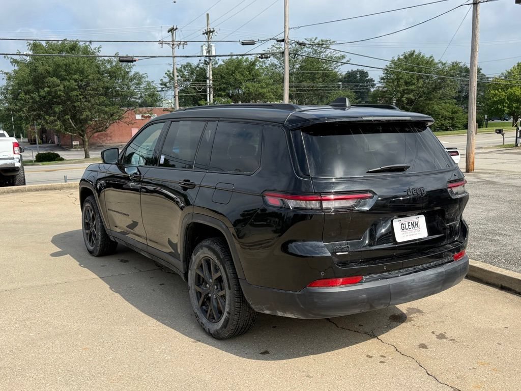 Used 2025 Jeep Grand Cherokee L Altitude AWD/4WD image 8