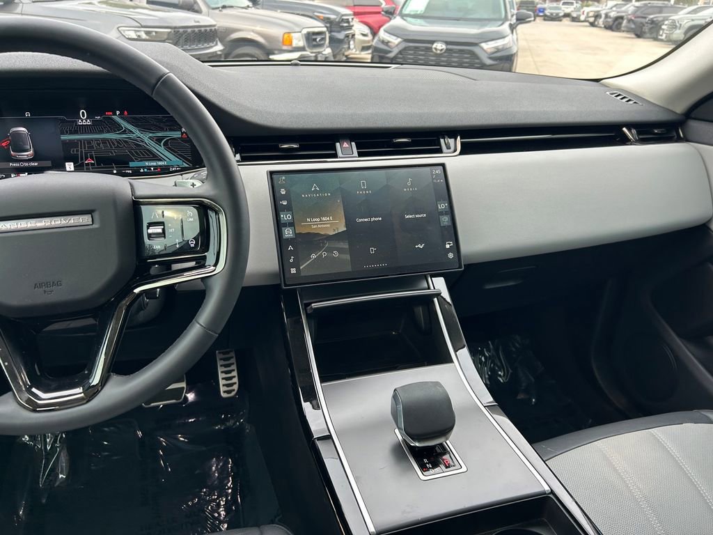 Used 2024 Land Rover Range Rover Evoque Dynamic SE image 18