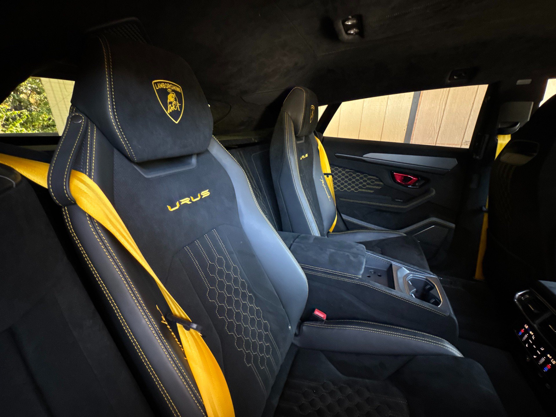 Used 2023 Lamborghini Urus Performante AWD/4WD image 45