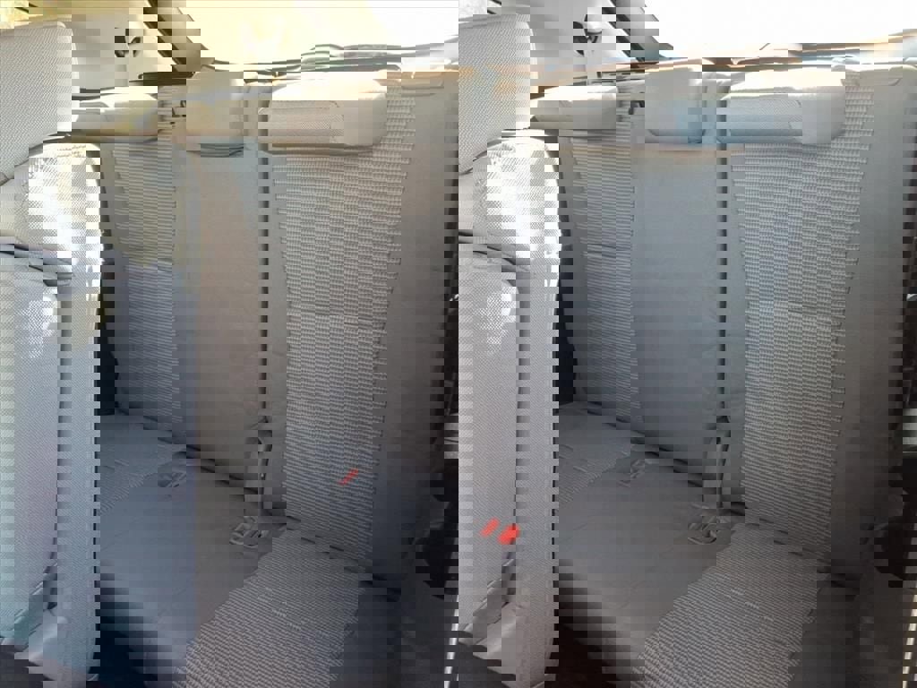 Used 2022 Toyota Highlander L image 6