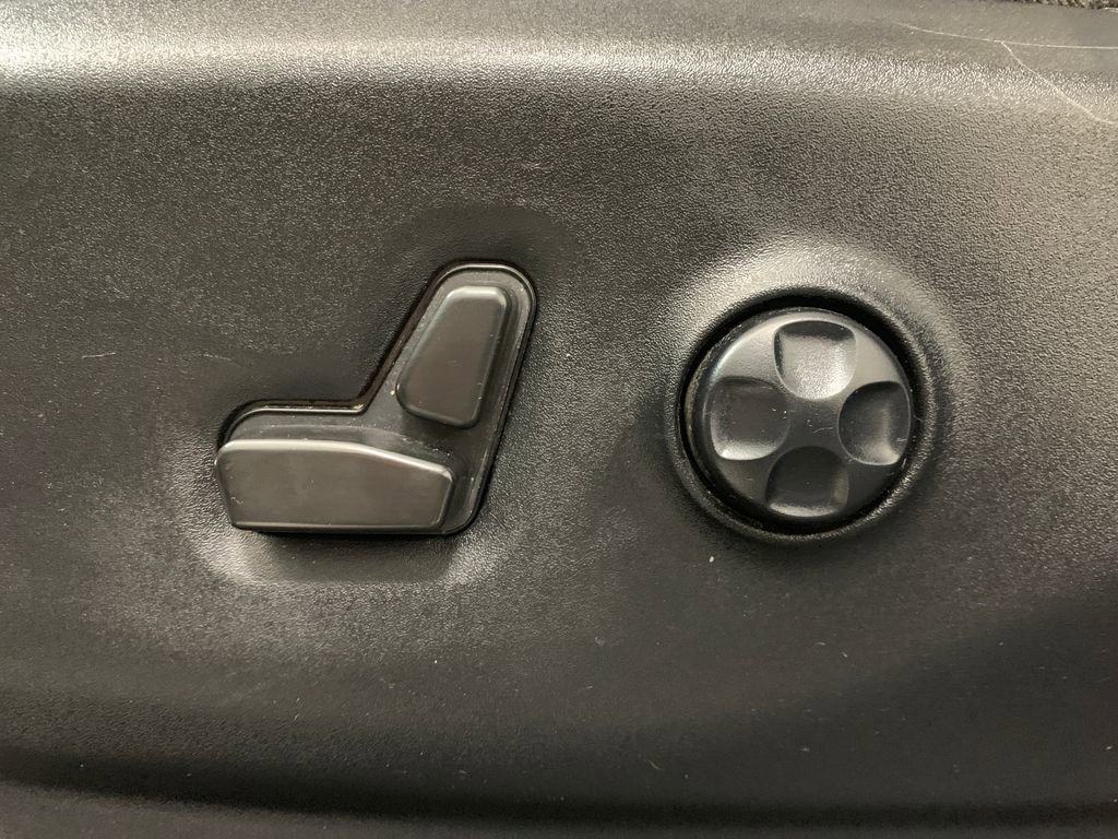 Used 2022 Chrysler Pacifica Limited w/ S Appearance Package image 5