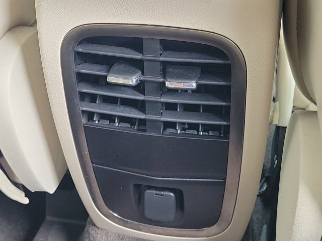 Used 2017 Lincoln MKC Select w/ Select Plus Package FWD image 6