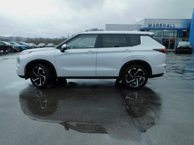 Used 2024 Mitsubishi Outlander SE image 10